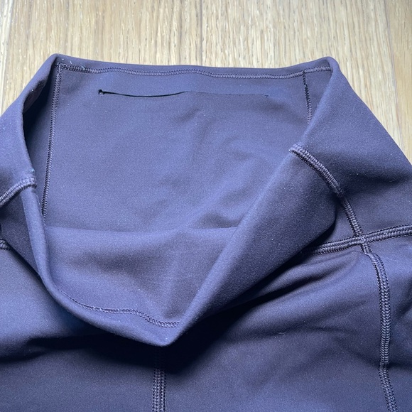 Lululemon In Movement Legging Sz 4 Black Satin 25” - Picture 5 of 7